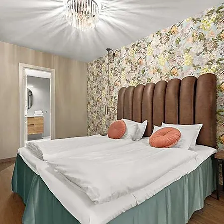 Ole Bull, Western Signature Collection Bergen