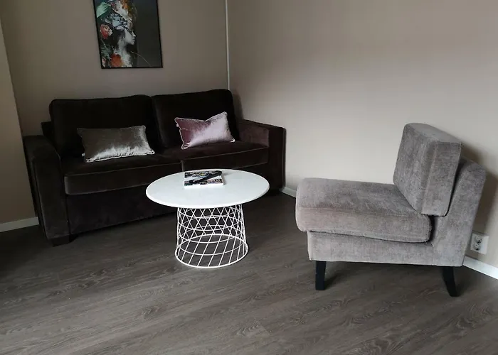 Ole Bull, Western Signature Collection Apart Otel